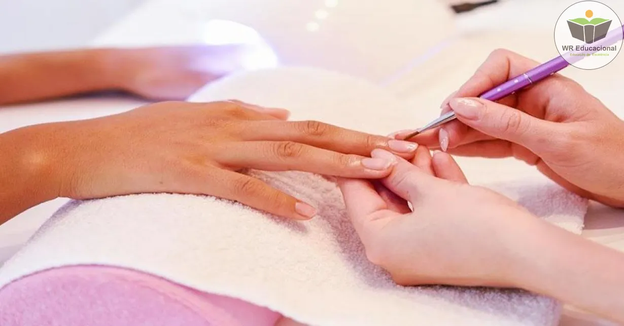 Cursos de Noções Especializadas á Manicure e Pedicure