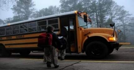 A IMPORTÂNCIA DO MONITOR DE TRANSPORTE ESCOLAR PARA A SEGURANÇA DOS ALUNOS