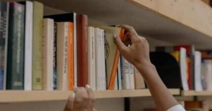 LÍNGUA PORTUGUESA NO ENSINO FUNDAMENTAL – ANOS FINAIS E A BNCC: FORMAÇÃO DE LEITORES E ESCRITORES COMPETENTES