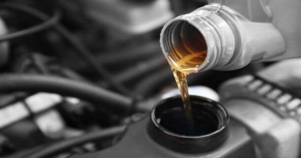 troca de óleo em carros e motos